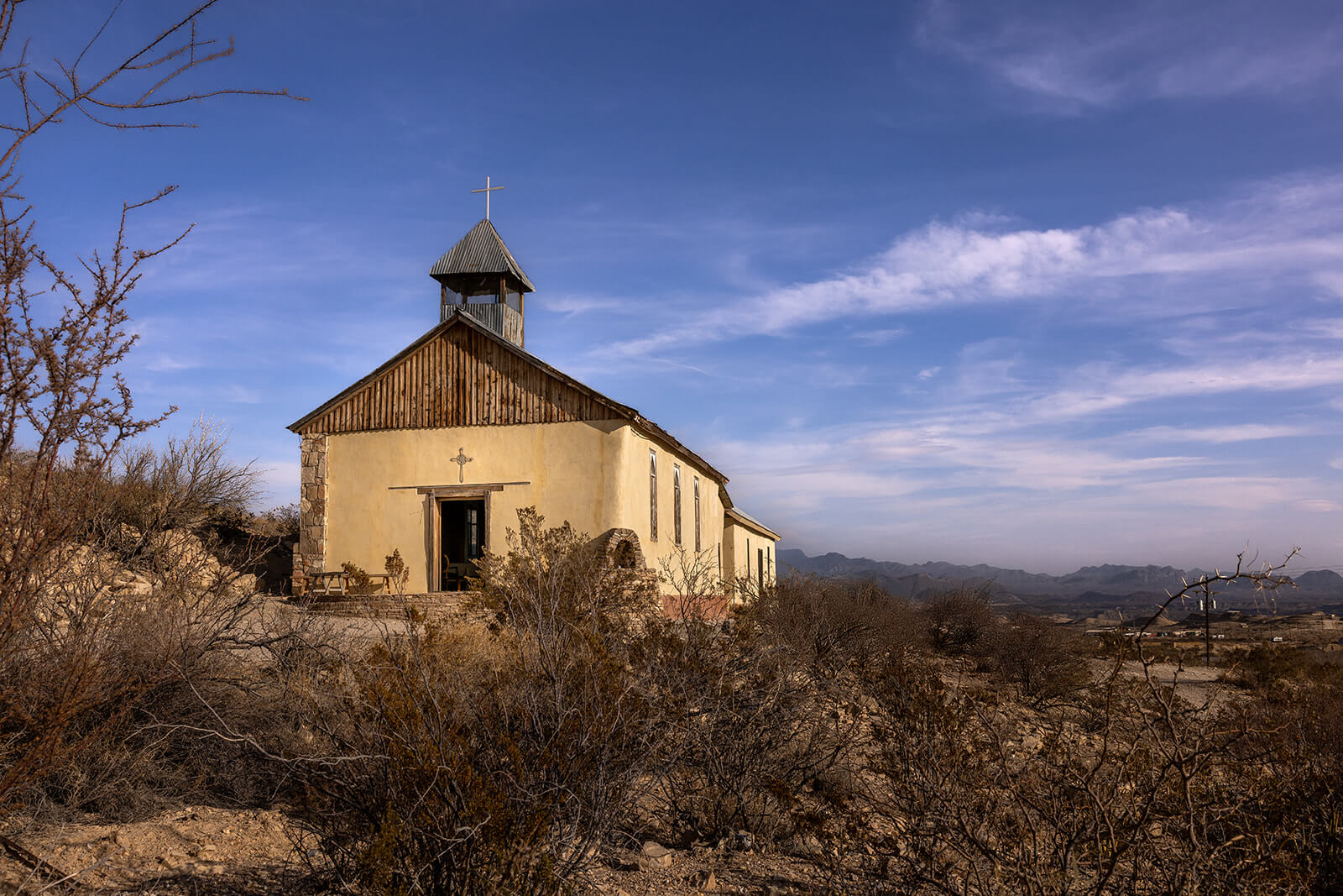 Saint Agnes Church before the start of a micro wedding ceremony. Yes where Kill Bill was filmed.