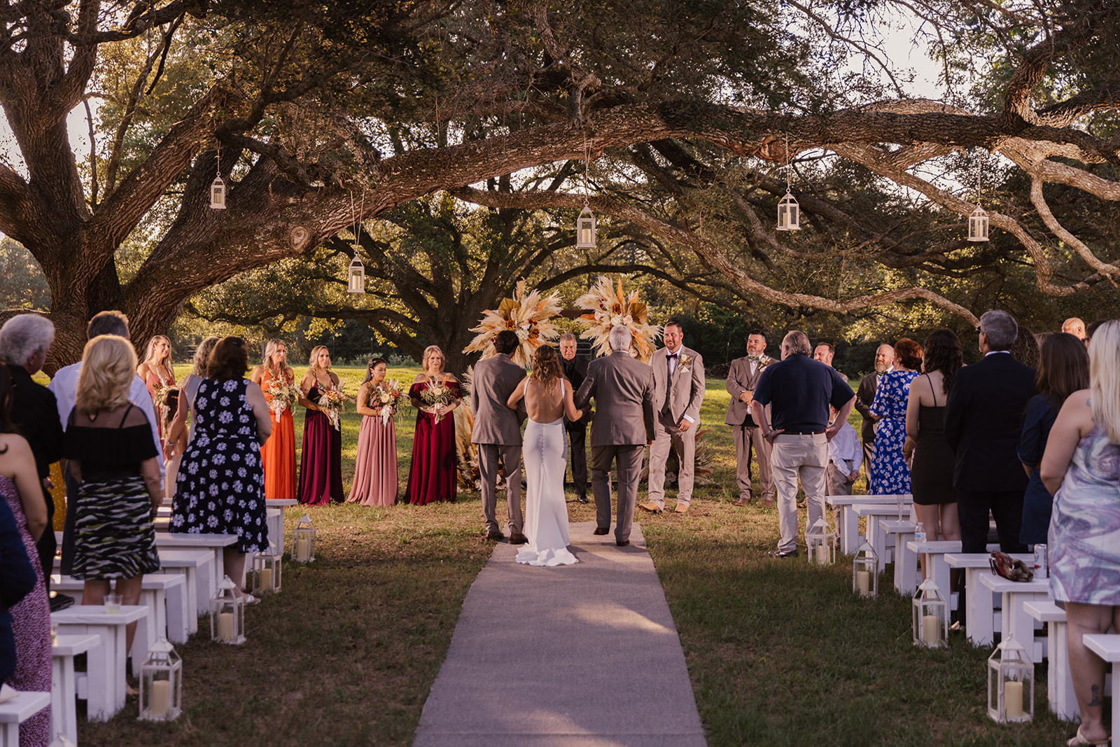 Ceremony under the oaks at Country Oaks, Wallis, by GR Weddings