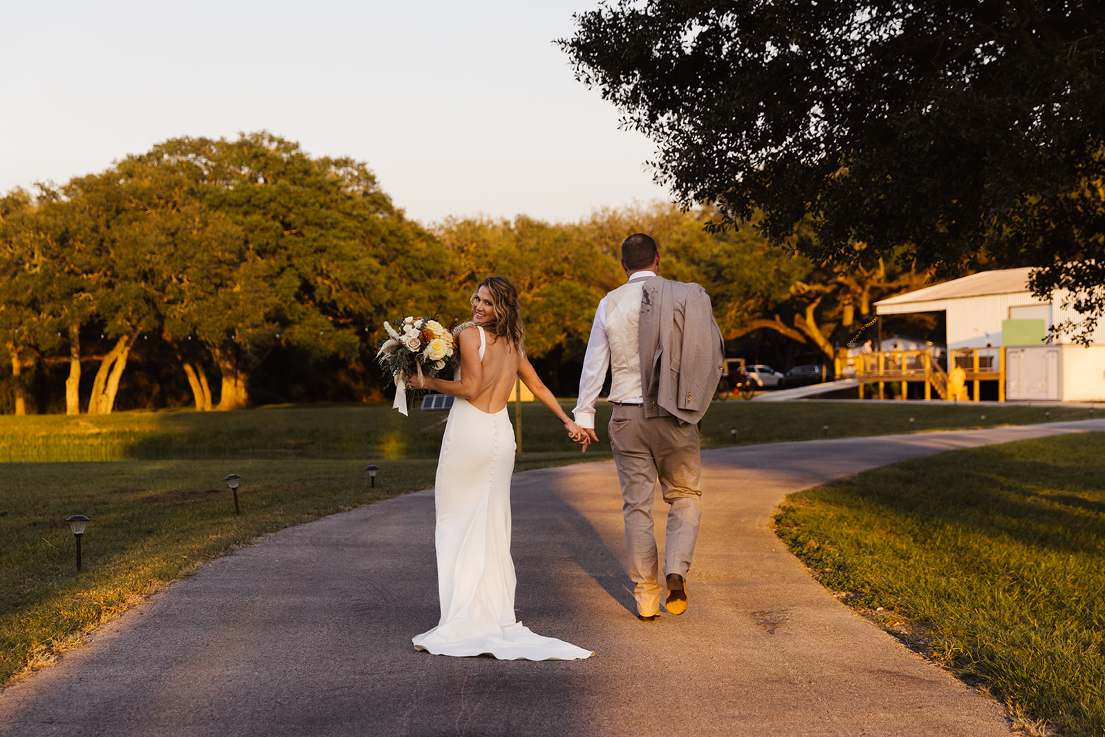 Golden hour couple portrait at Country Oaks, Wallis, by GR Weddings